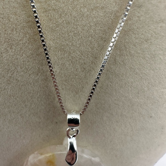 Oval Flower Agate Pendant Necklace - Picture 4 of 12